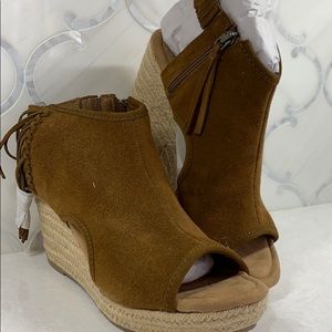 [Minnetonka] Blair Wedges